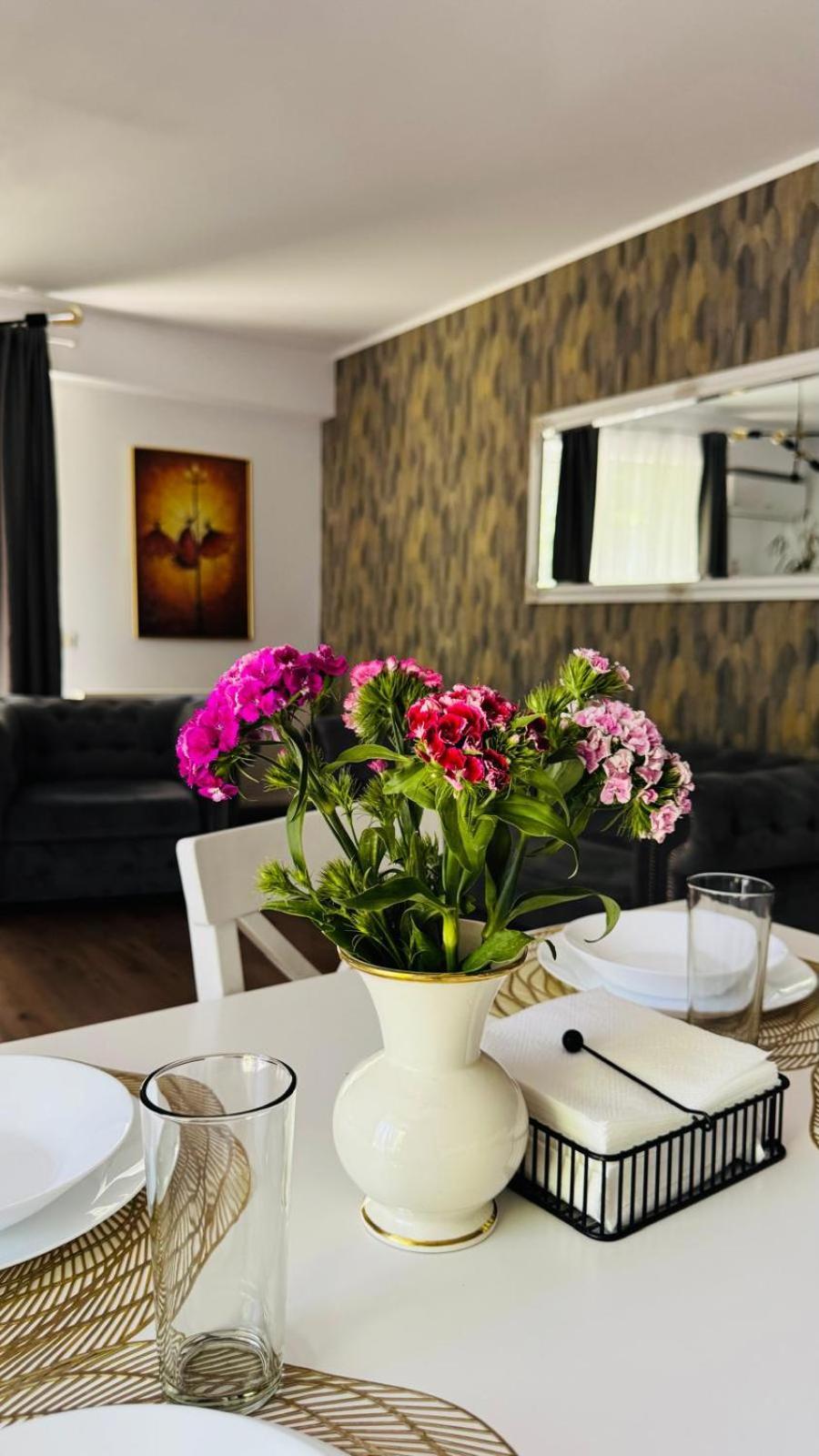 La Maison De Zoe - Airport Residences Otopeni Eksteriør billede